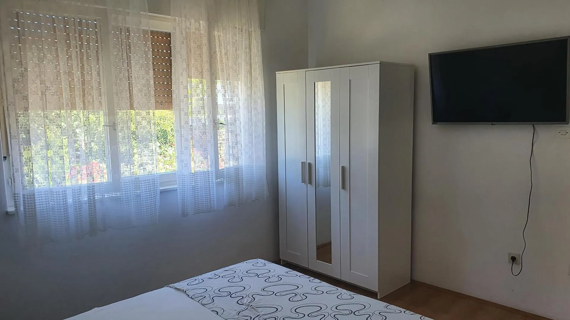 Apartments Paradiso Pula 0*,  Croatia