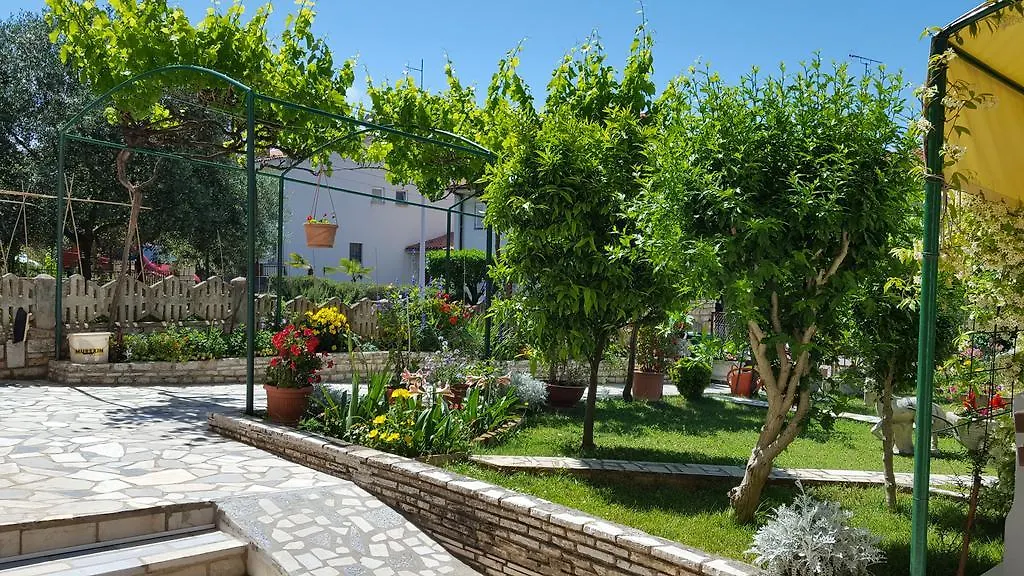 Apartments Paradiso Pula 0*,  Croatia